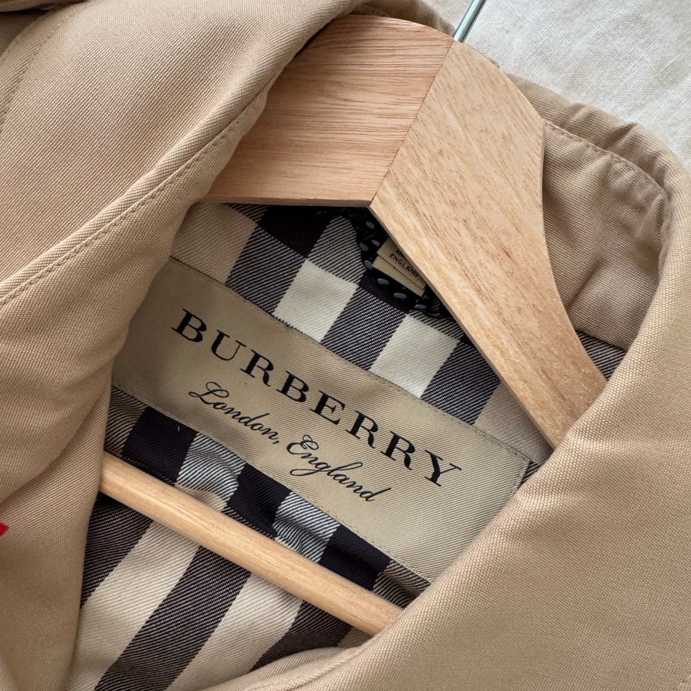 Burberry Tan Classic Trench Coat with Belted Waist - Picture 2 of 4